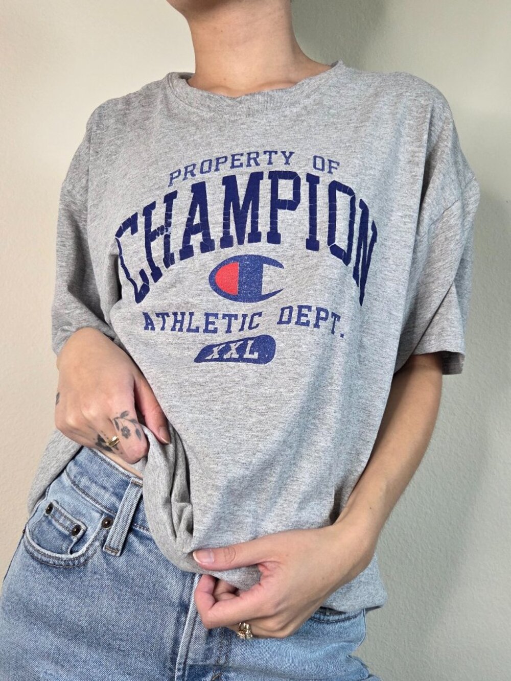 Champion Grey Graphic T-Shirt - Large - Y2K, 90s Vibes